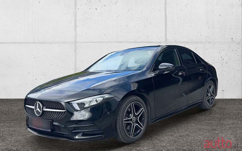 2019' Mercedes-Benz A-Klasse photo #1