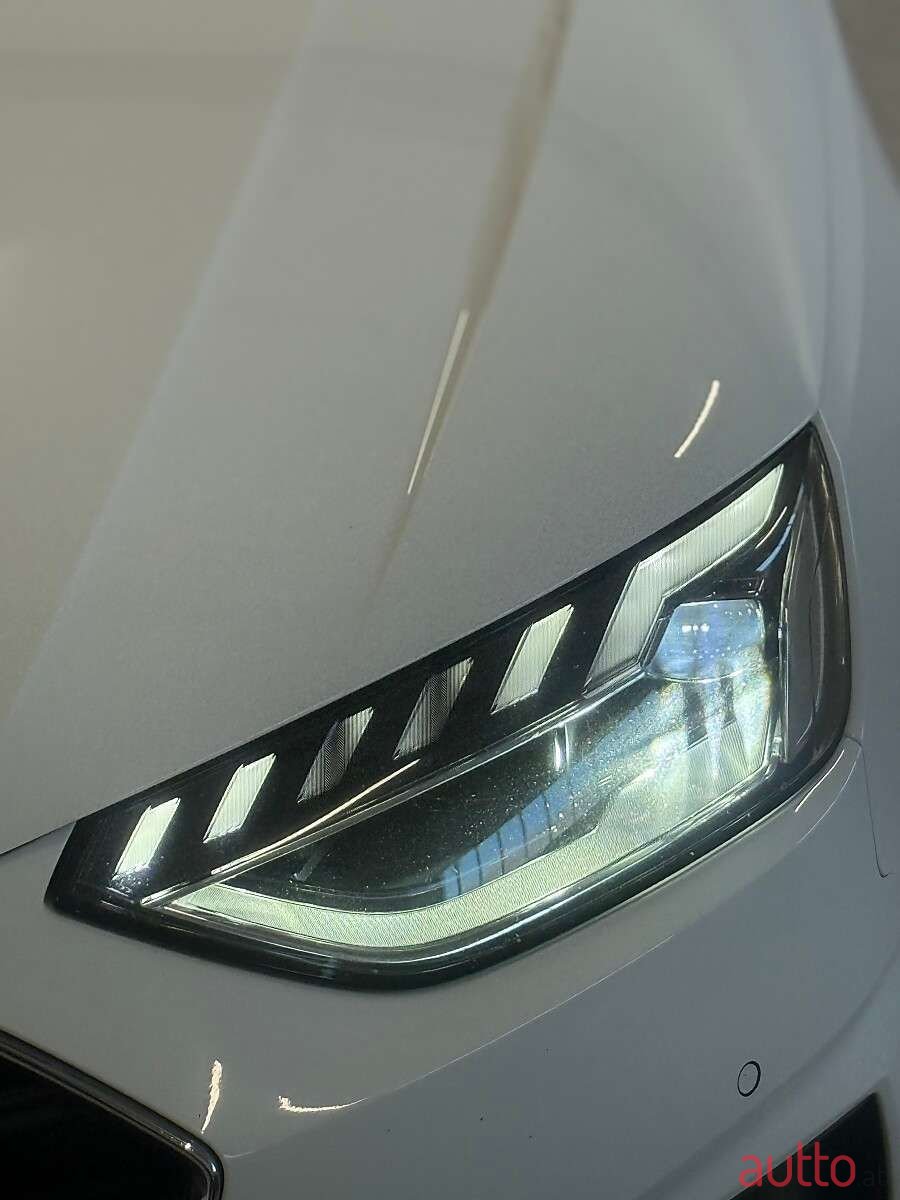 2022' Audi A4 photo #2