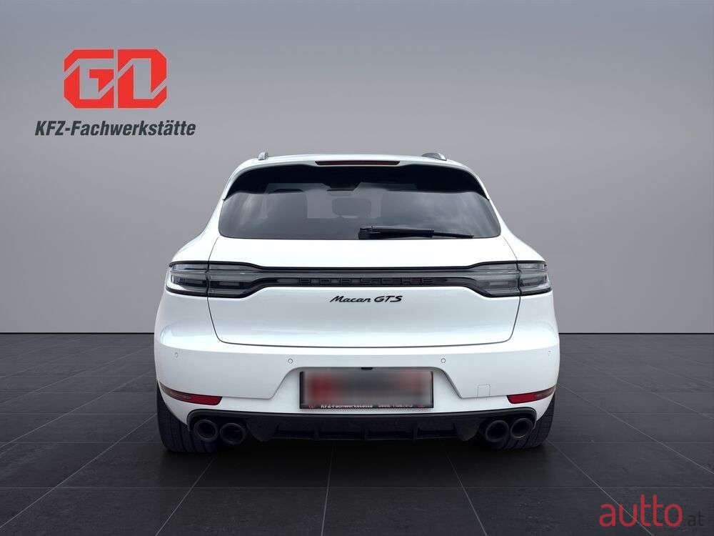 2020' Porsche Macan photo #4