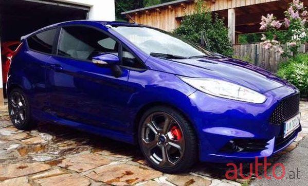 2015' Ford Fiesta photo #2