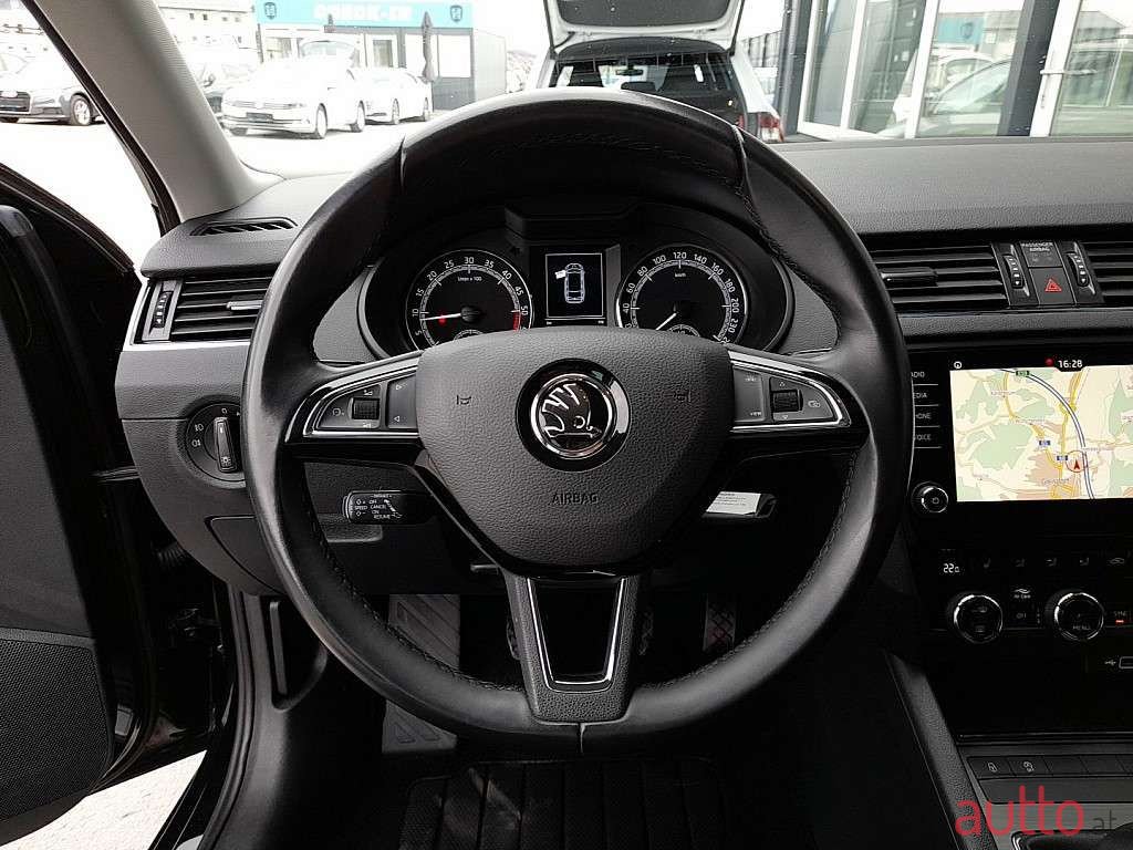 2019' Skoda Octavia photo #4
