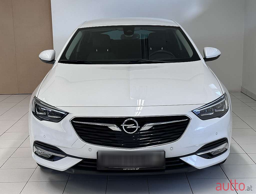 2017' Opel Insignia photo #2