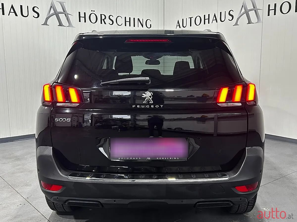 2020' Peugeot 5008 photo #5