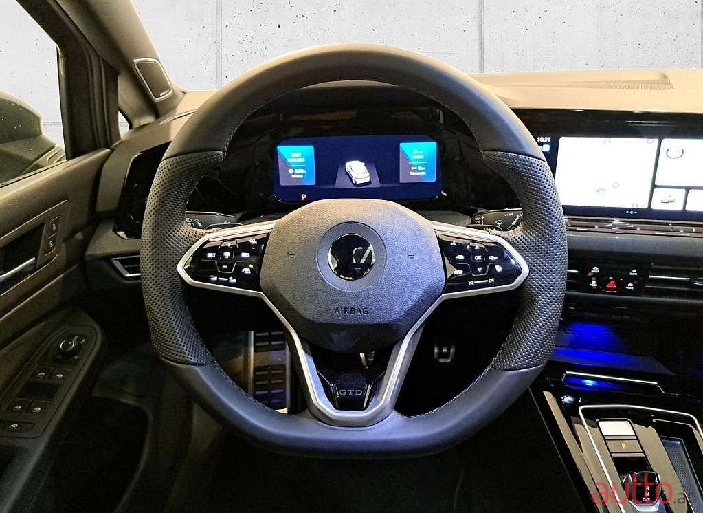 2023' Volkswagen Golf photo #6