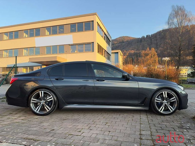 2015' BMW 7Er-Reihe photo #6