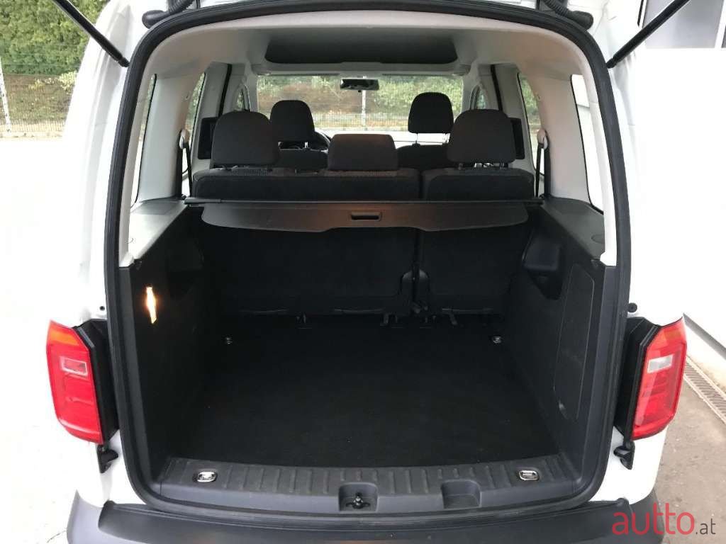 2016' Volkswagen Caddy photo #5