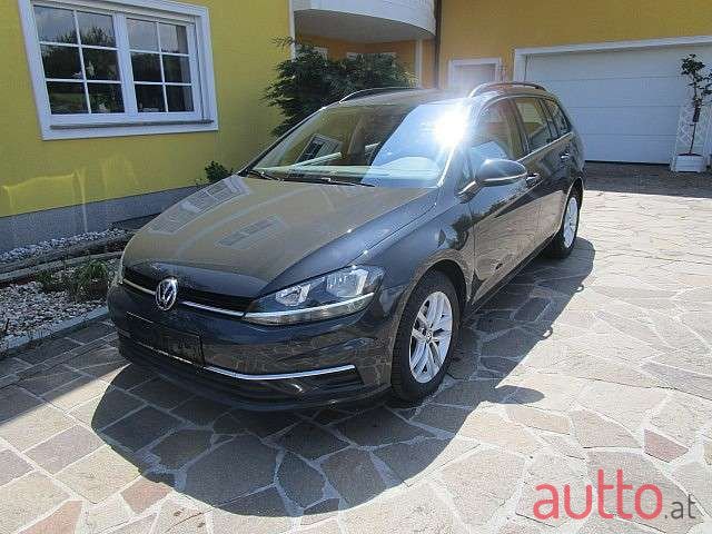 2019' Volkswagen Golf photo #1