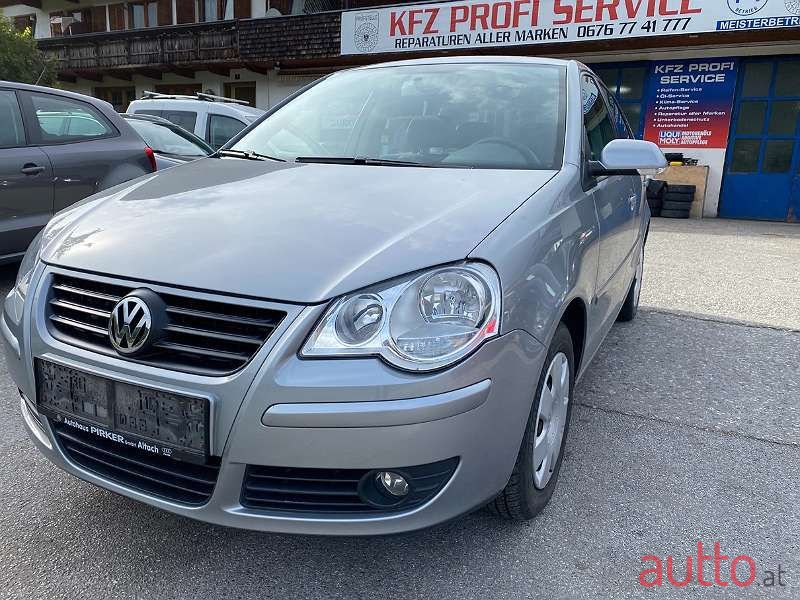 2008' Volkswagen Polo photo #4