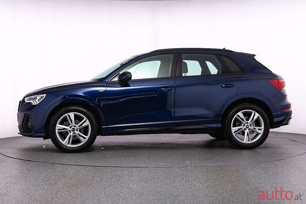 2022' Audi Q3 photo #2
