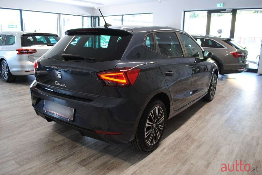 2022' SEAT Ibiza photo #3