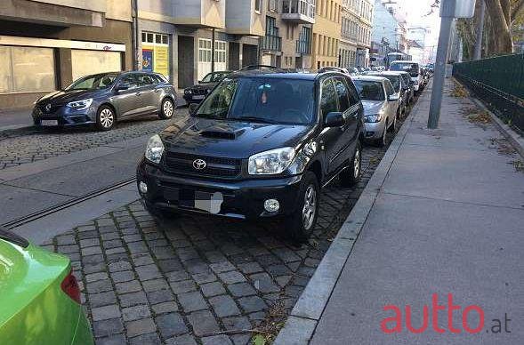 2004' Toyota RAV4 photo #2