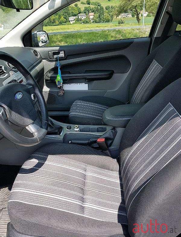 2009' Ford Focus photo #2