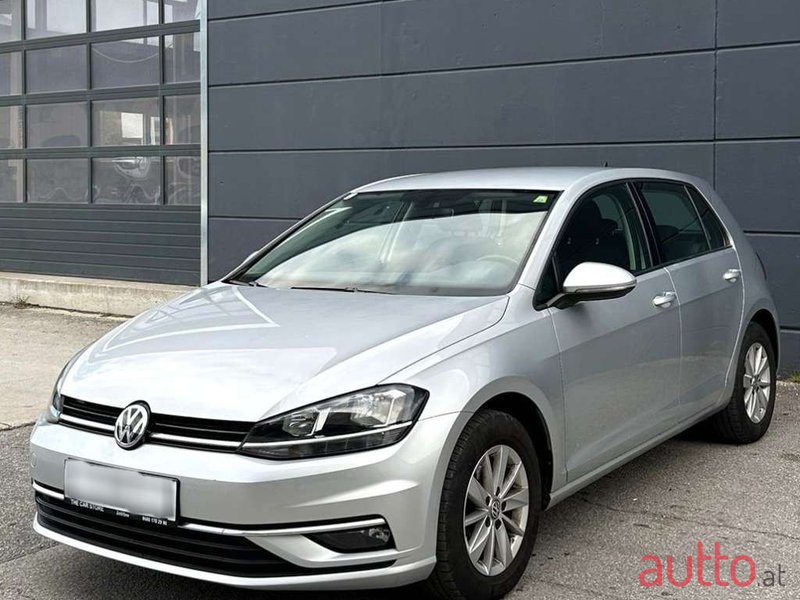 2019' Volkswagen Golf photo #3