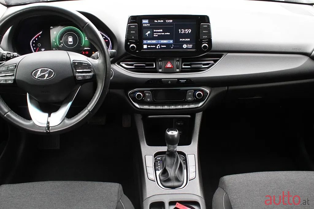 2021' Hyundai i30 photo #6
