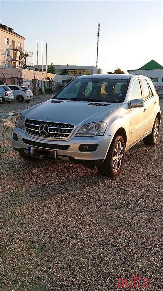 2008' Mercedes-Benz M-Klasse photo #1