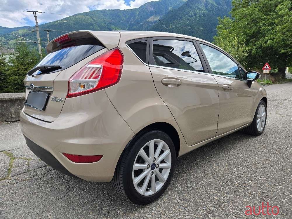 2016' Ford Fiesta photo #5