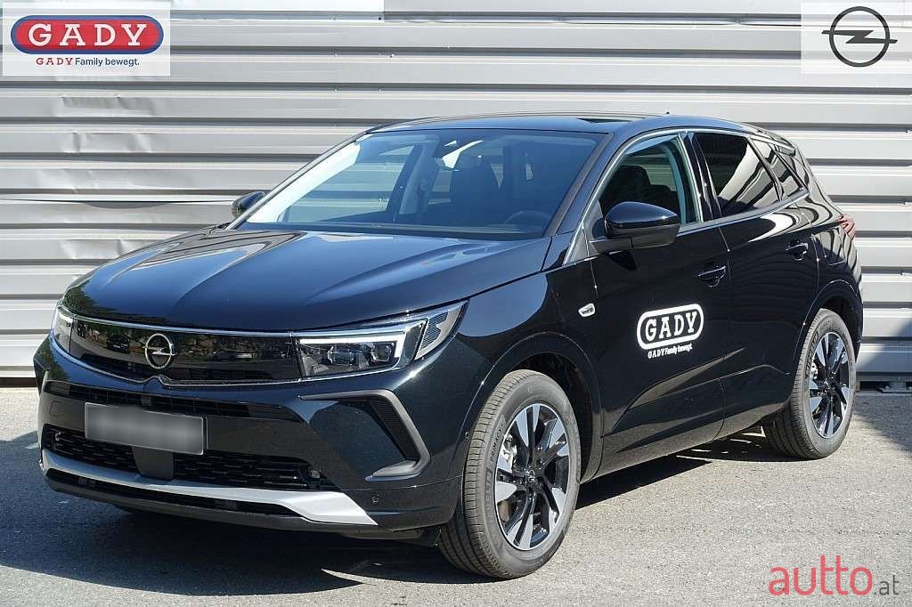 2022' Opel Grandland X photo #1