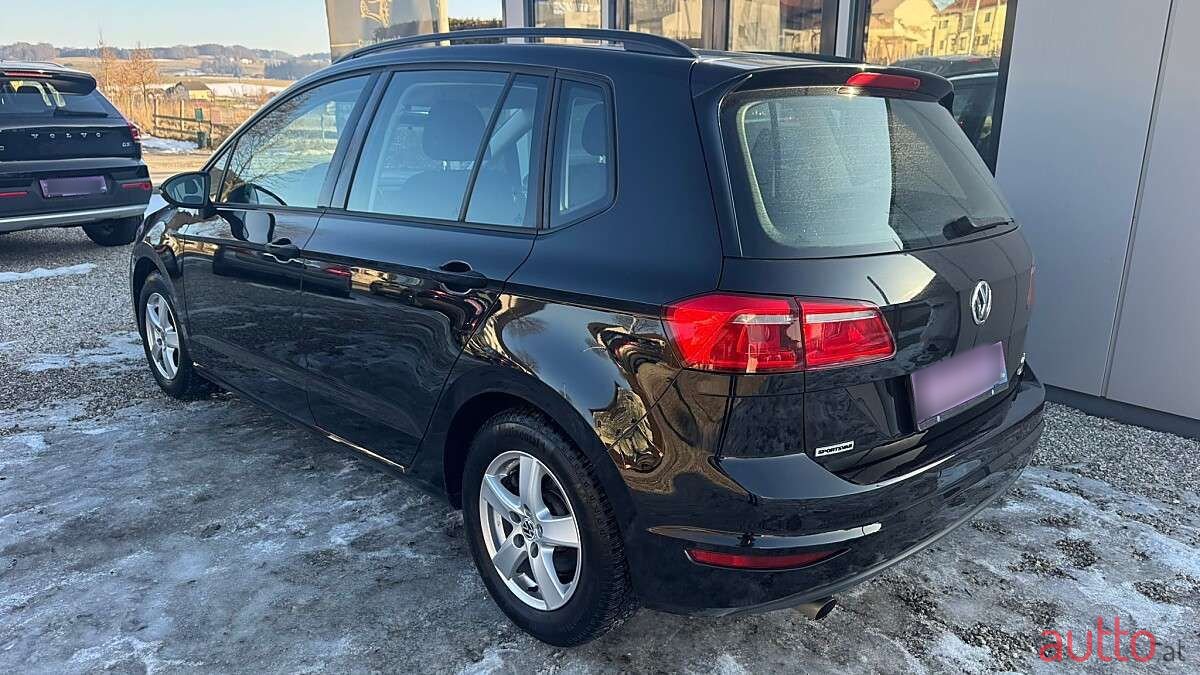 2014' Volkswagen Golf photo #6