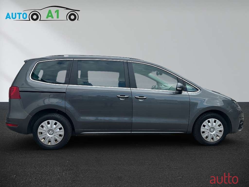2010' SEAT Alhambra photo #4