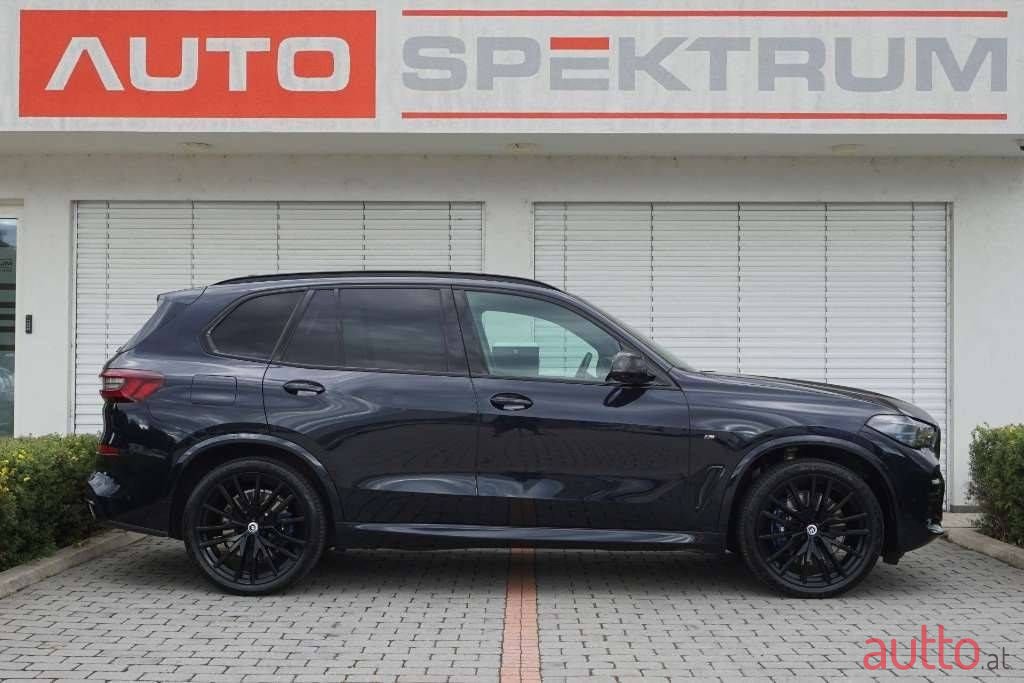 2022' BMW X5 photo #6