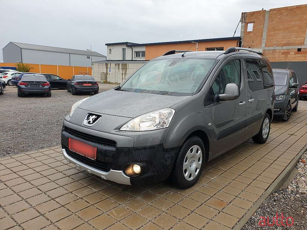 2011' Peugeot Partner photo #3