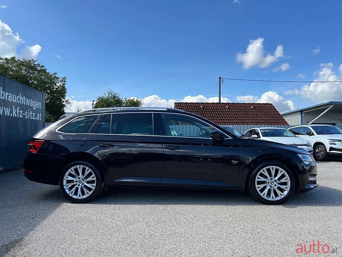 2023' Skoda Superb photo #1
