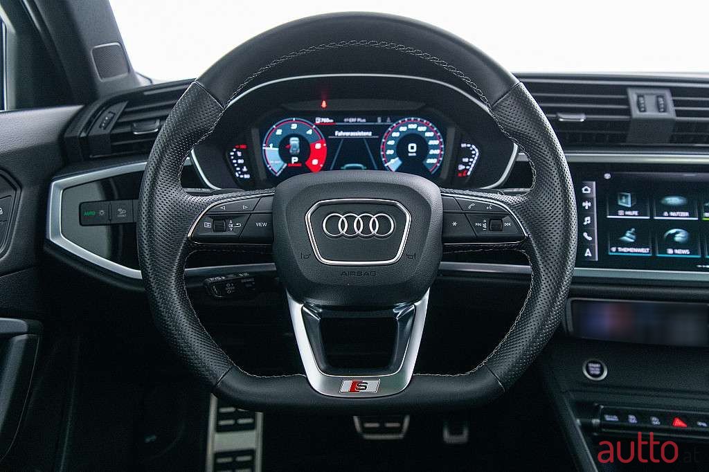 2022' Audi Q3 photo #5