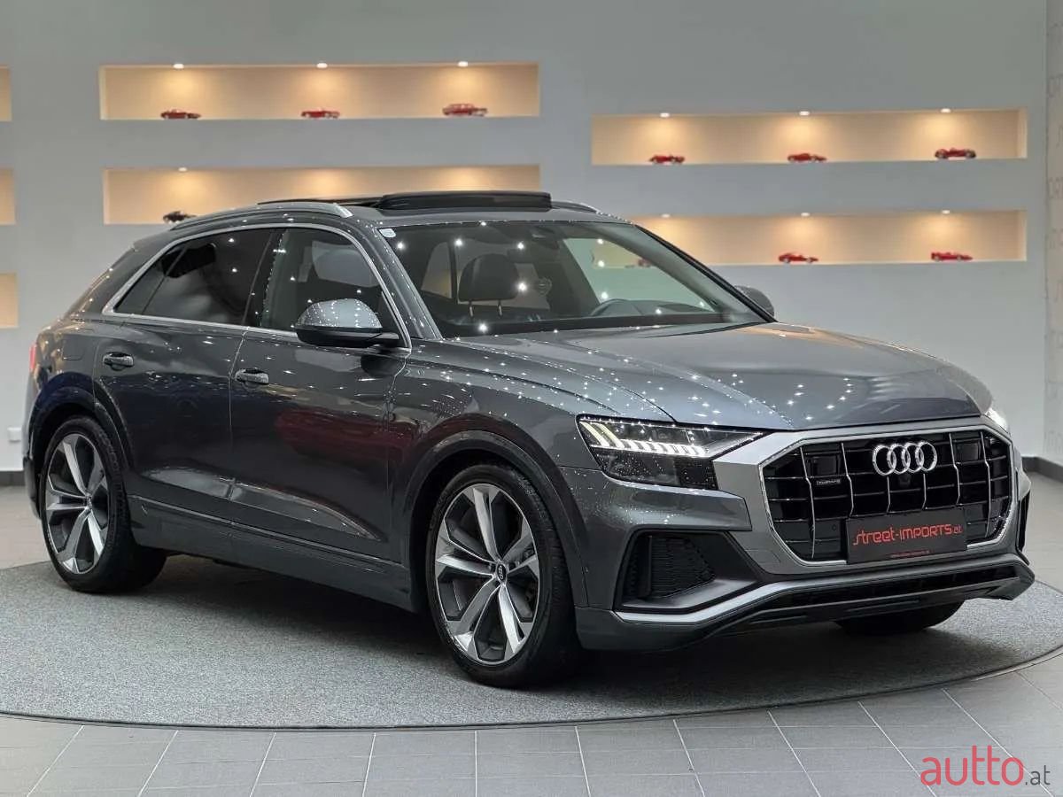 2019' Audi Q8 photo #5