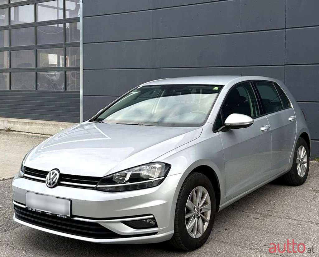 2019' Volkswagen Golf photo #3