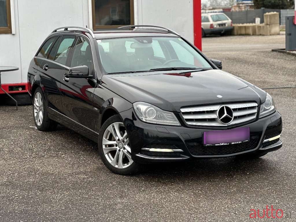 2011' Mercedes-Benz C-Klasse photo #5
