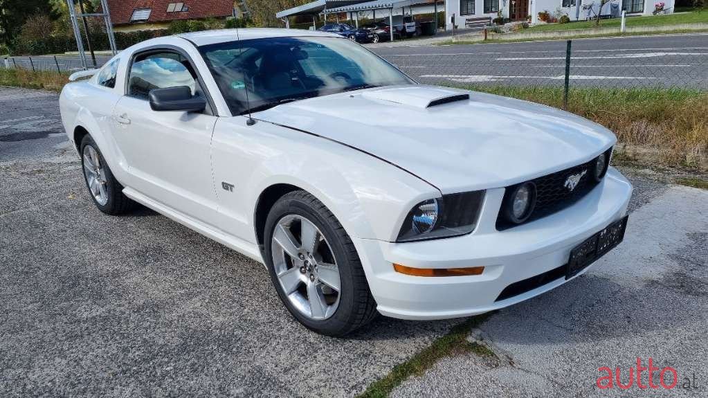 2006' Ford Mustang photo #3