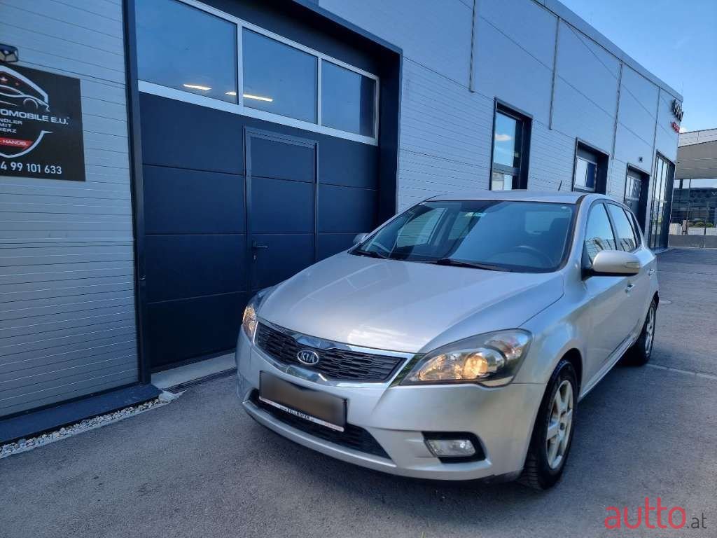 2012' Kia Ceed photo #1