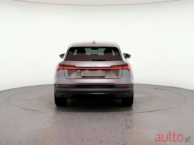 2022' Audi e-tron photo #5