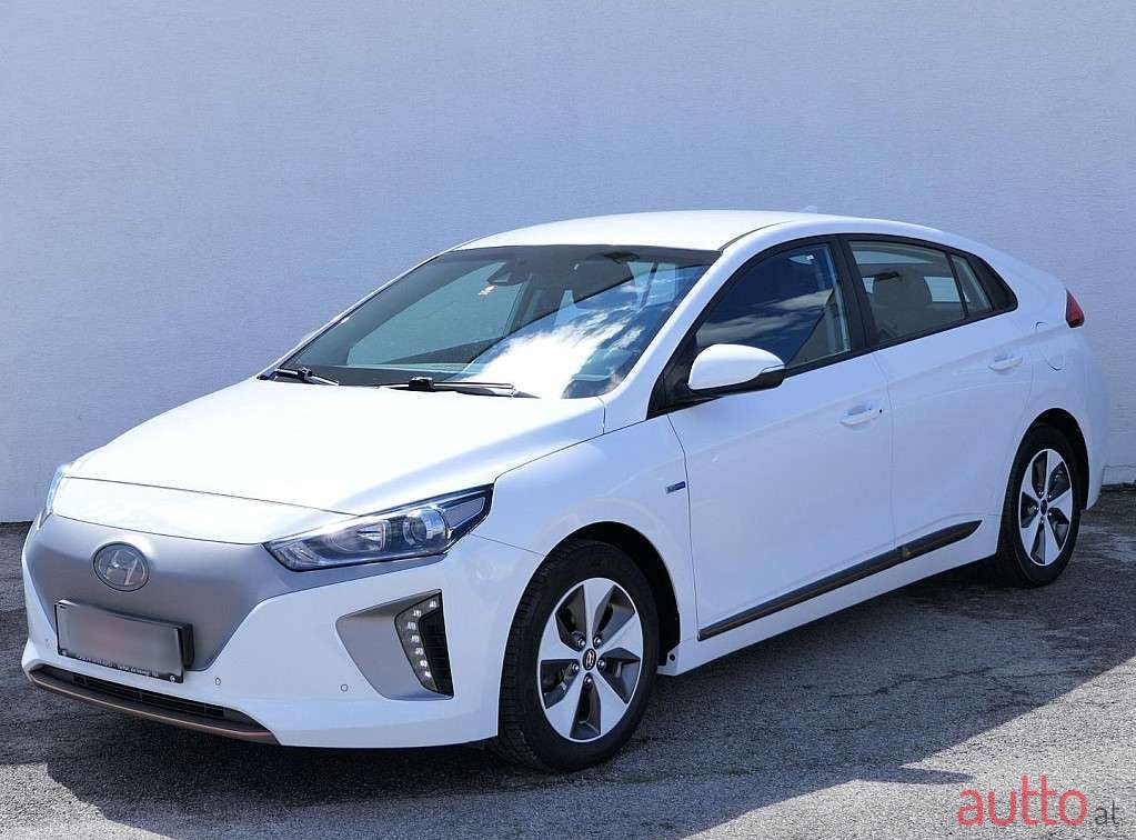 2019' Hyundai Ioniq photo #1