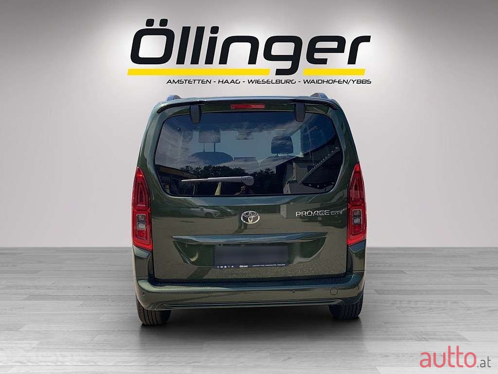 2024' Toyota ProAce City Verso photo #4