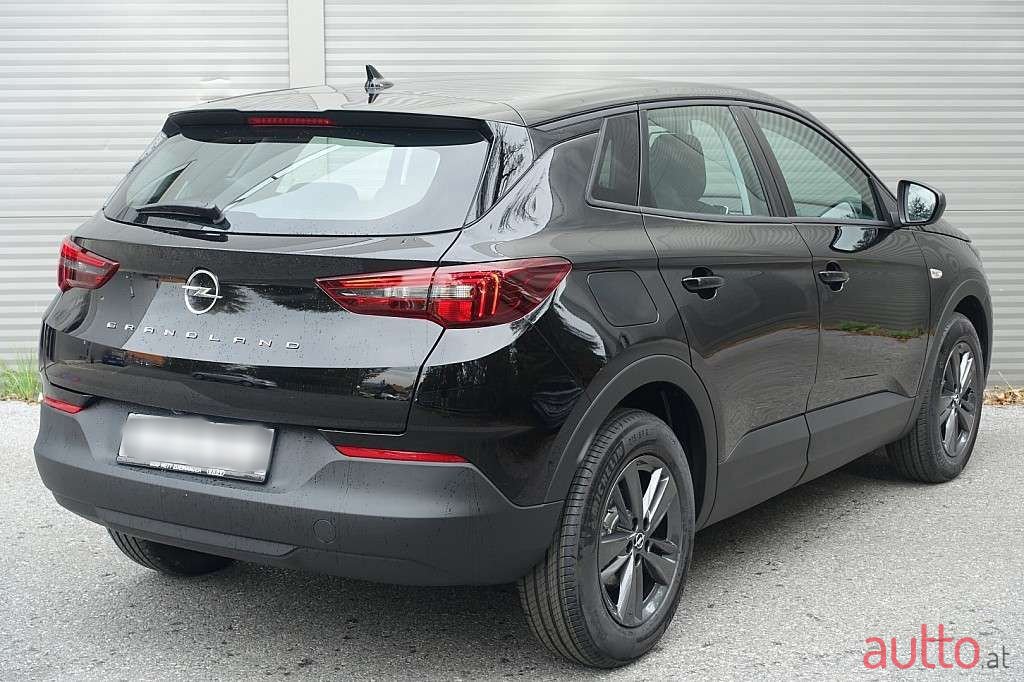2022' Opel Grandland X photo #4