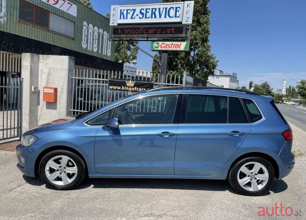 2014' Volkswagen Golf photo #2