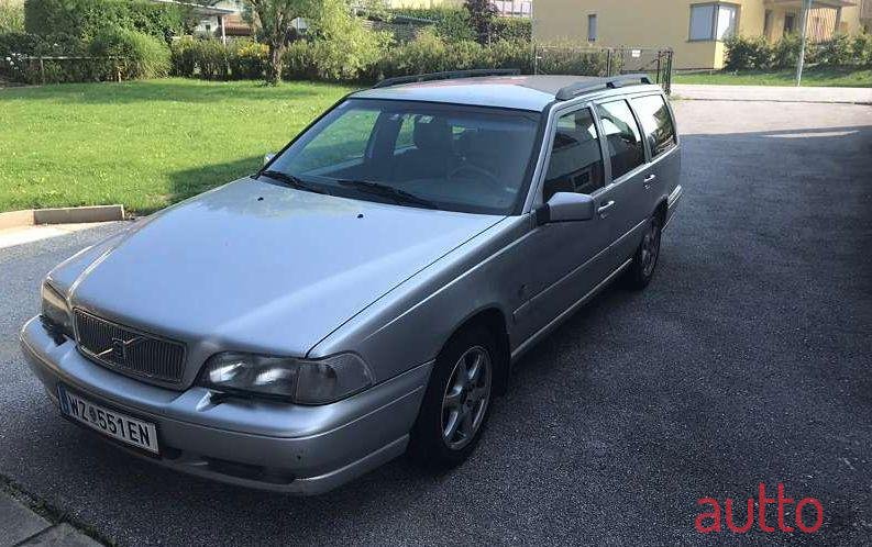 1999' Volvo V70 photo #1