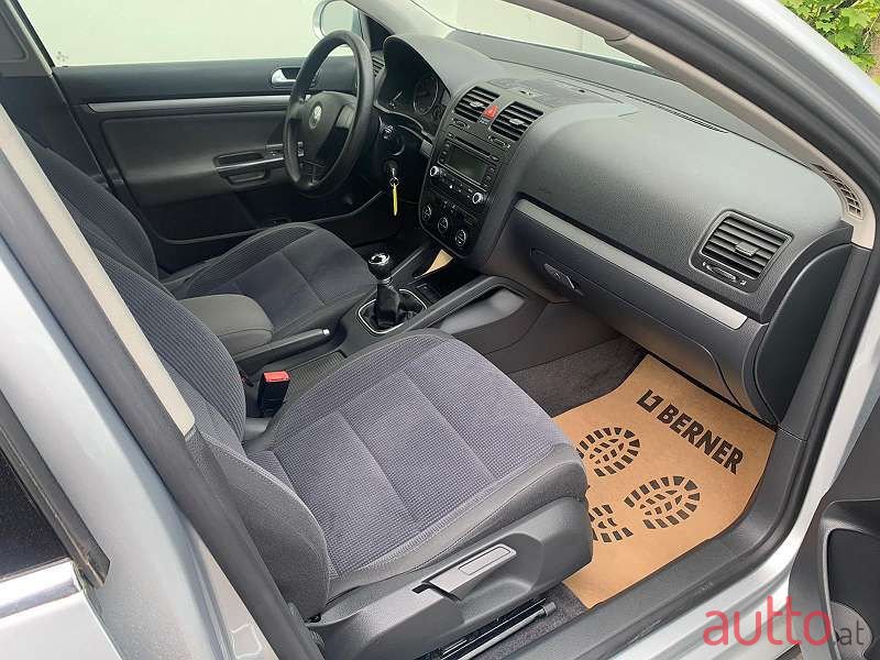 2005' Volkswagen Jetta photo #6