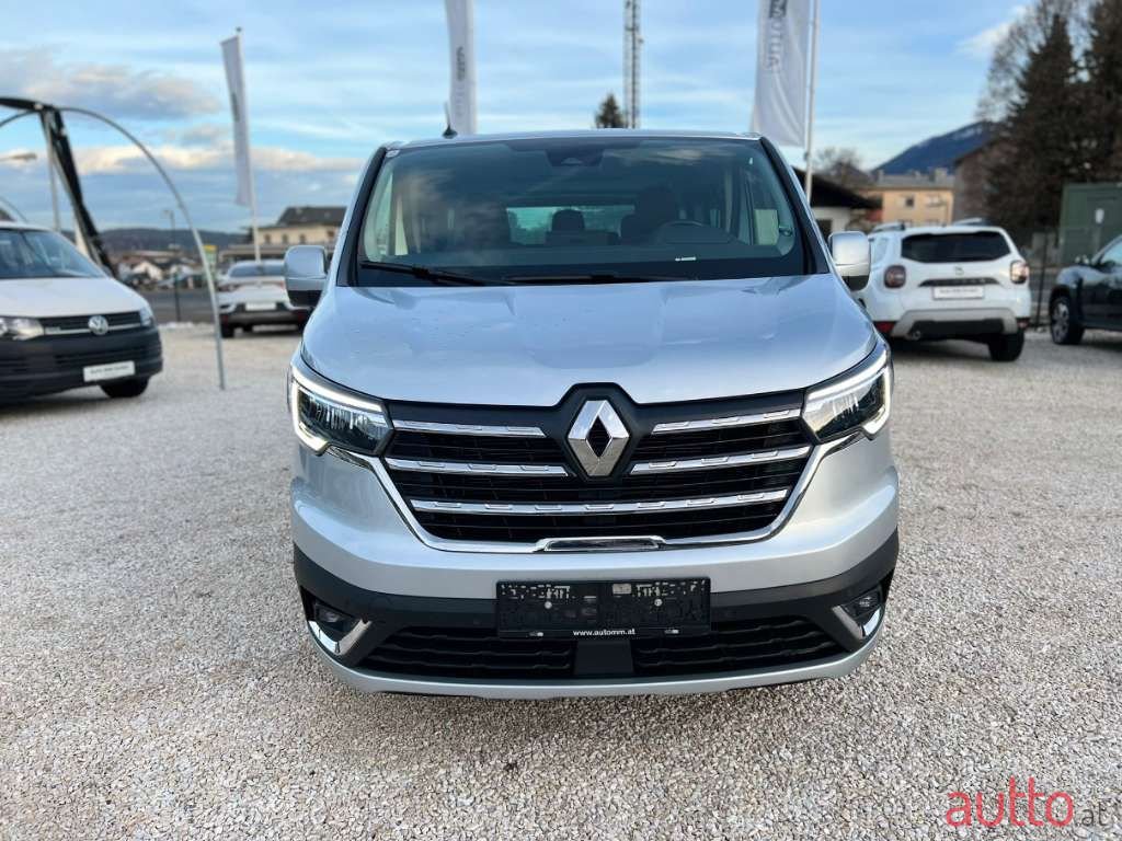 2021' Renault Trafic photo #2