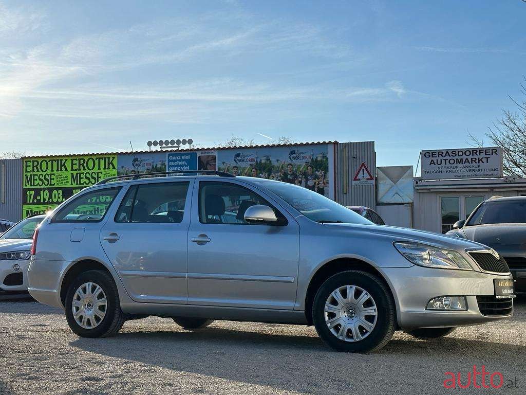 2012' Skoda Octavia photo #1