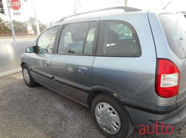 2003' Opel Zafira photo #1