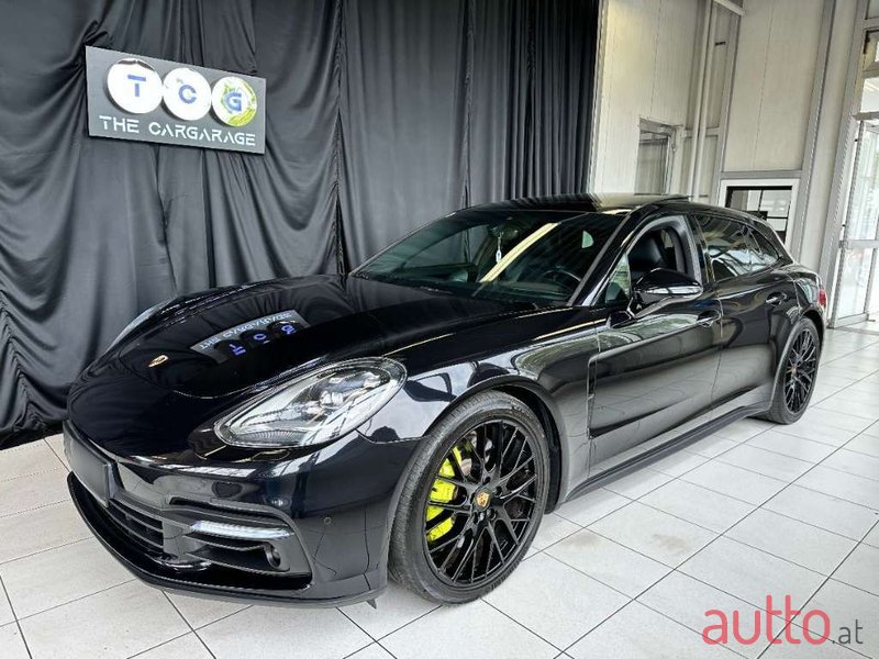 2018' Porsche Panamera photo #1