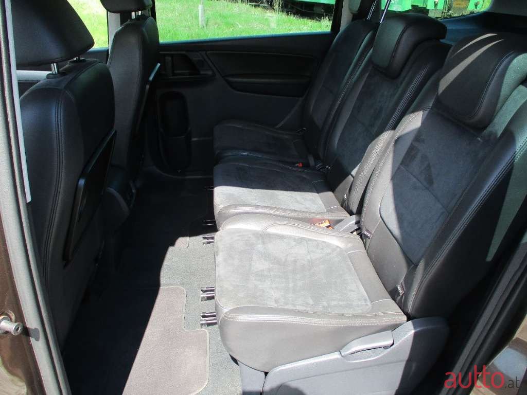 2012' Volkswagen Sharan photo #6