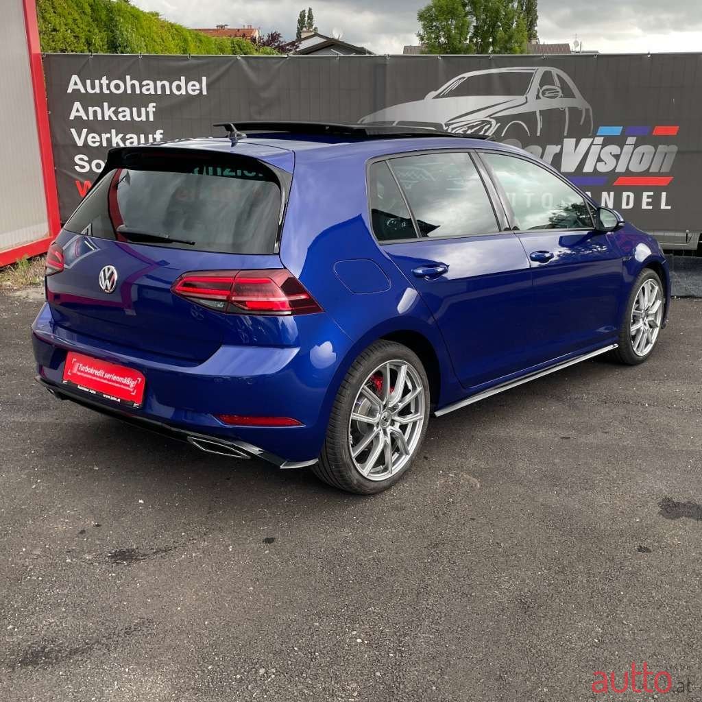 2017' Volkswagen Golf photo #4