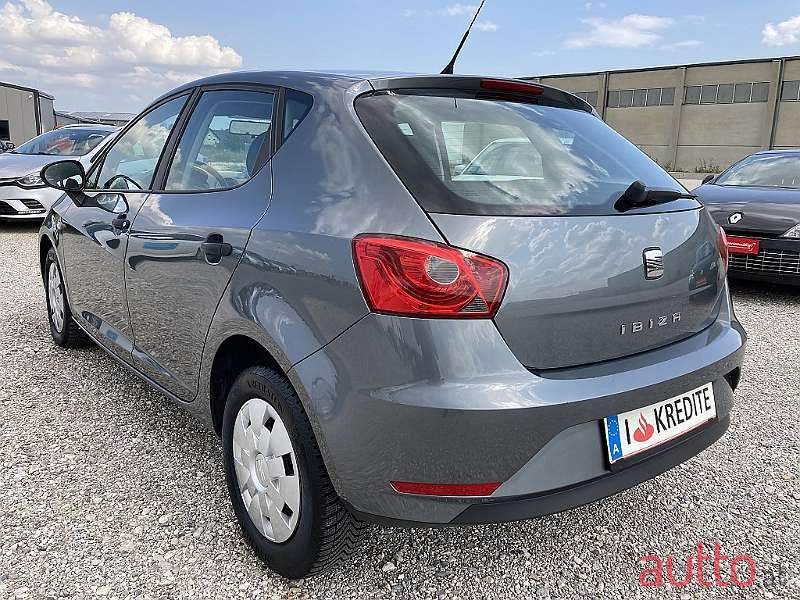 2013' SEAT Ibiza photo #2