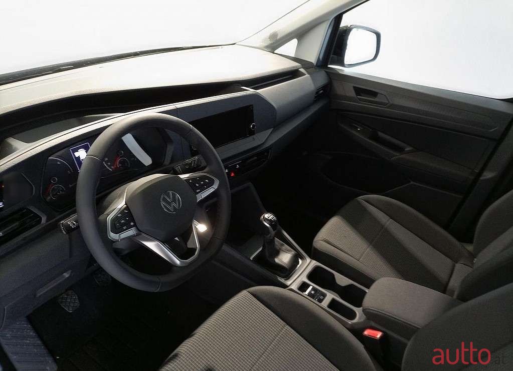 2023' Volkswagen Caddy photo #3