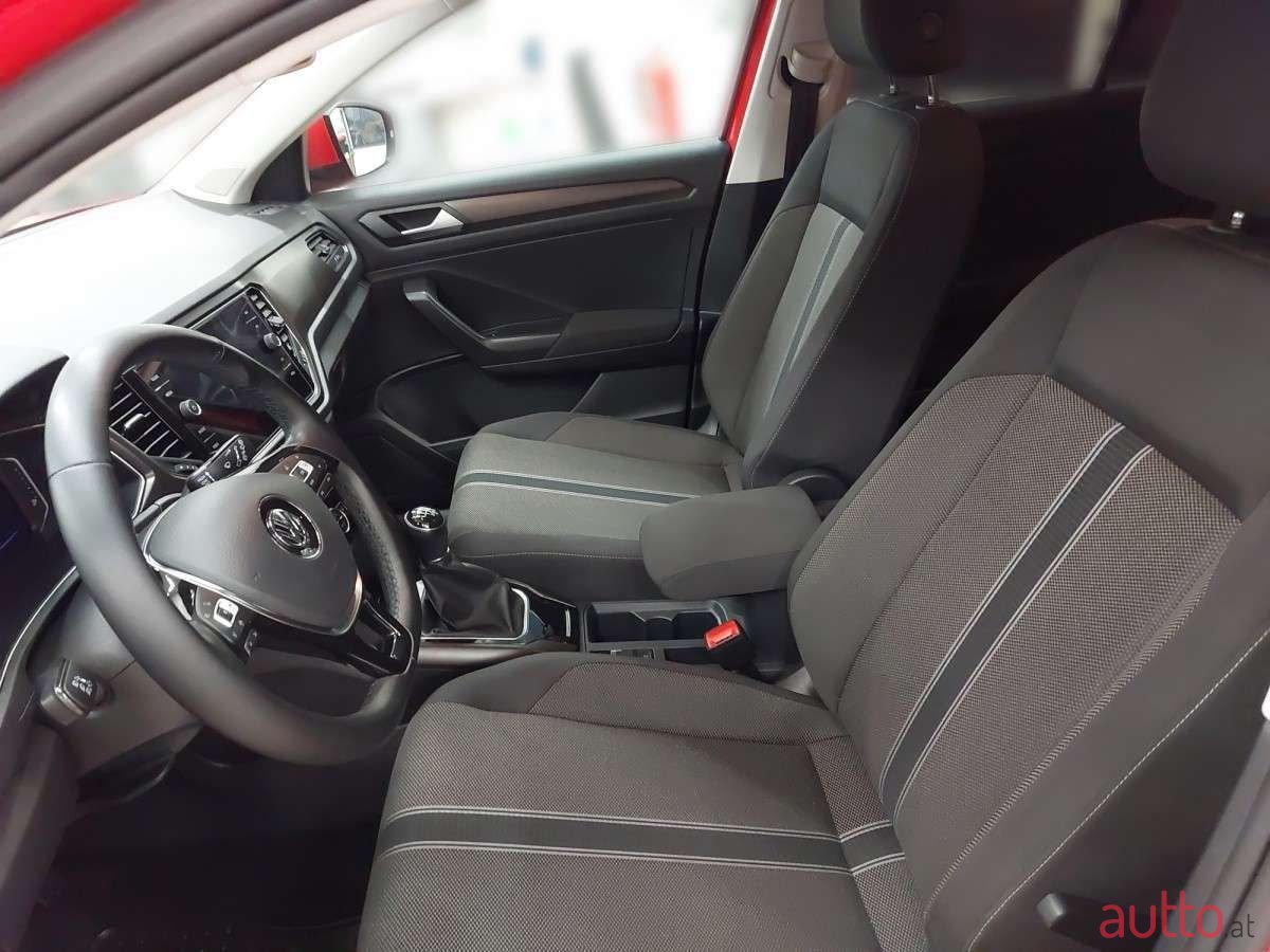 2019' Volkswagen T-Roc photo #5