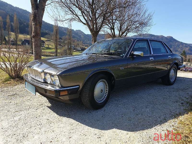 1989' Jaguar XJ photo #2