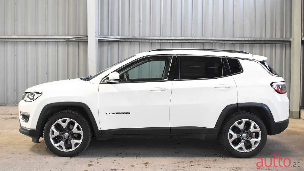 2018' Jeep Compass photo #4